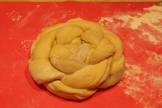 die fertig geflochtene Challah