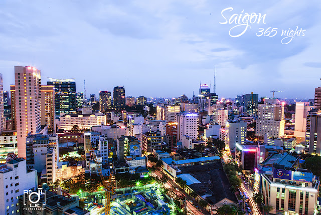 Saigon by night 