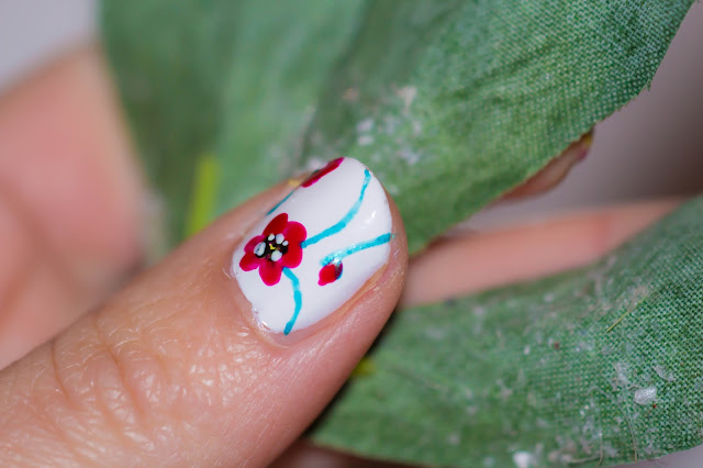 Des coquelicots sur mes ongles 💕