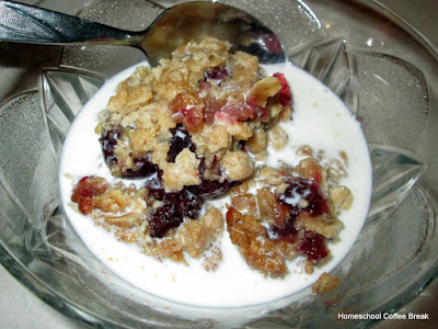 (Recipe for Cranberry Crumble)Thanksgiving Inspiration From Canada on Homeschool Coffee Break @ kympossibleblog.blogspot.com #Thanksgiving #Canada #recipe