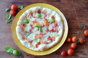 pizza-al-piatto-napoletana-fatta-in-casa