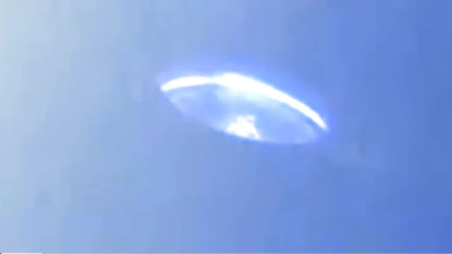UFO sighting from over Egypt that was visible only on camera.