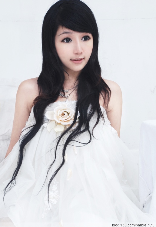 Barbie Diaoyang (刁扬) Barbie Diaoyang (刁扬)