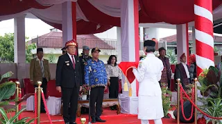 Upacara Penurunan Bendera Kabupaten Tapanuli Utara Sukses Digelar Dengan Semangat Penuh