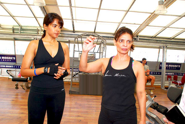 sameera reddy in gym unseen pics