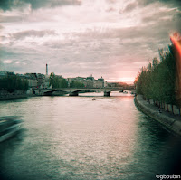 "Seine" - (Sujet : Paris - 2011 ; Materiel : Diana F, Provia400)