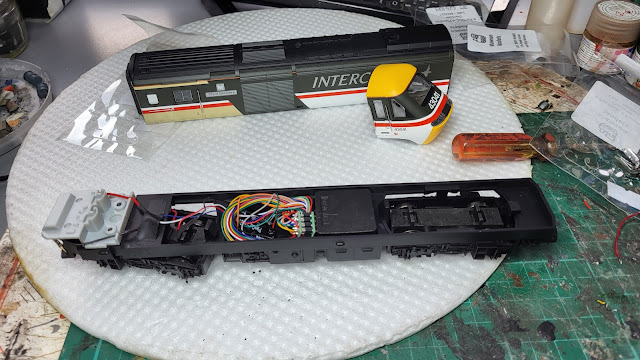 Hornby Swallow Livery HST