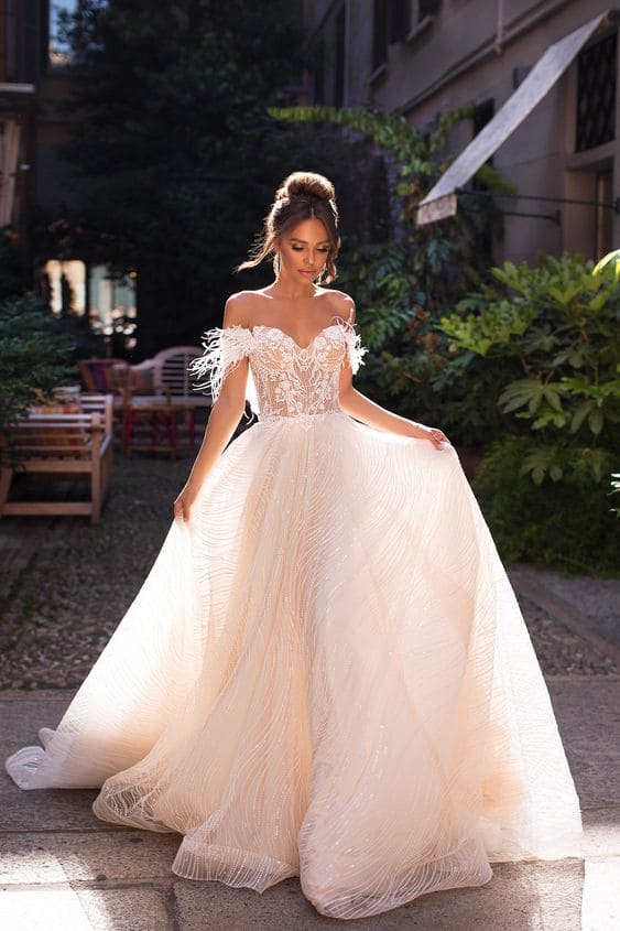 Tendencia de moda novias primavera 2022 vestidos