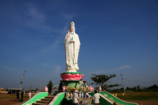 Tượng Quan Thế Âm Bồ Tát