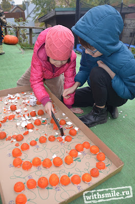 Pumpkin game for kids. Kids craft eggshell pumpkins. Игра ходилка своими руками. Детская поделка тыквы.