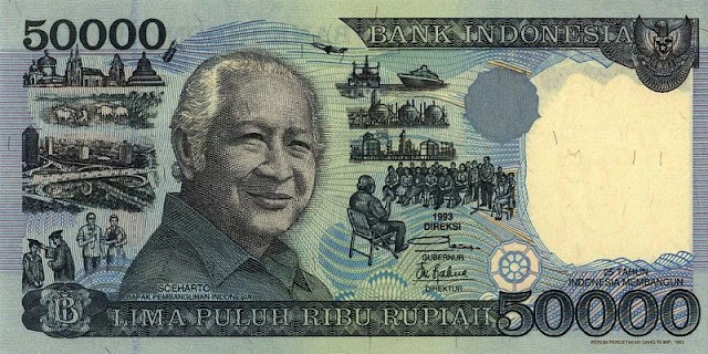 Uang kertas kuno 50 ribu rupiah tahun 1993 gambar soeharto mesem-senyum