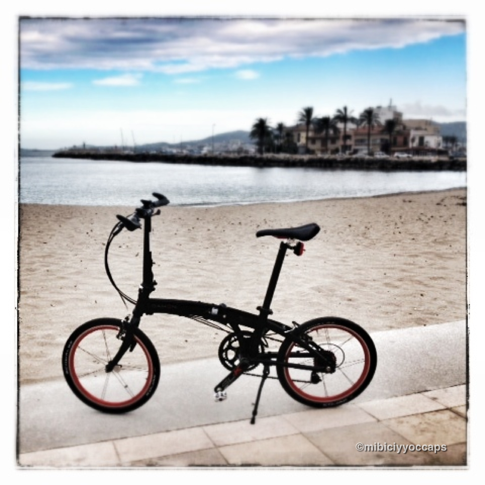    Parking bicis en el Barrio de Canamunt