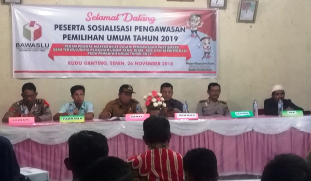 Pada Sosialisasi Pengawasan Pemilu, Camat V Koto Timur Arlis Minta Penyelenggara Pemilu Selalu Bersinergi