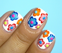 http://natalia-lily.blogspot.com/2014/10/flower-nails-on-white-base-kolorowe.html