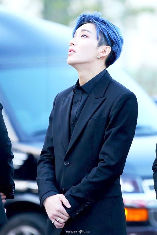 8 Warna Rambut ala Artis Korea Pria Paling Ngetrend Cocok 8 Warna Rambut ala Artis Korea Pria Paling Ngetrend Cocok