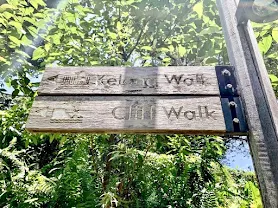 Kelong Walk and Cliff Walk Signposts