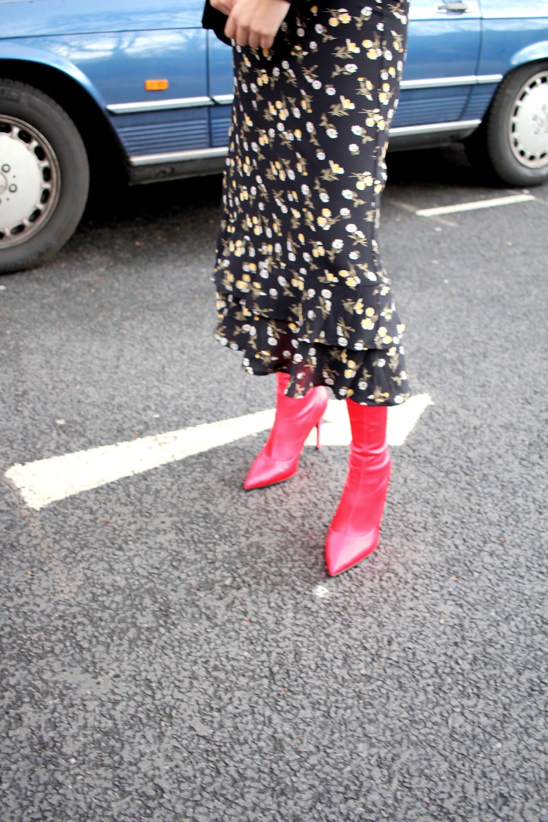 peexo red sock boots personal style