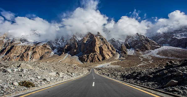 What is the height of the Karakoram highway?