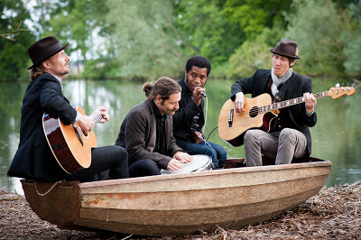 Que CLase Vintage Trouble