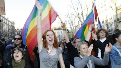 Casamento gay aprovado em França