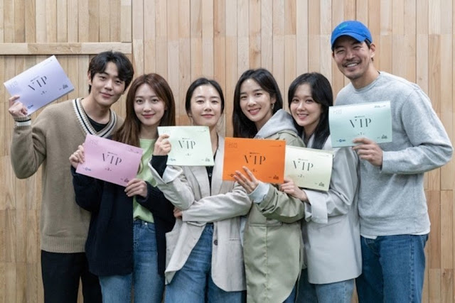  ialah serial drama televisi Korea Selatan yang dibintangi oleh  Artis Drama Korea -  Sinopsis dan Daftar Pemain Drakor VIP