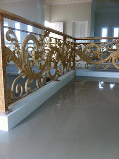 Spesialis Railing Tangga Tempa, Spesialis Balkon Tempa, Railing Tangga Besi Tempa, Tangga Tempa Mewah, Harga Railing Tangga Tempa per meter, Balkon Besi Tempa, Balkon Tempa Klasik, Balkon Tempa Mewah, Harga Balkon Besi Tempa per meter.