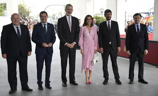 Queen Letizia wore a terrazzo rosa Antonia midi silk dress by Spanish brand Lady Pipa. King Felipe and Queen Letizia of Spain