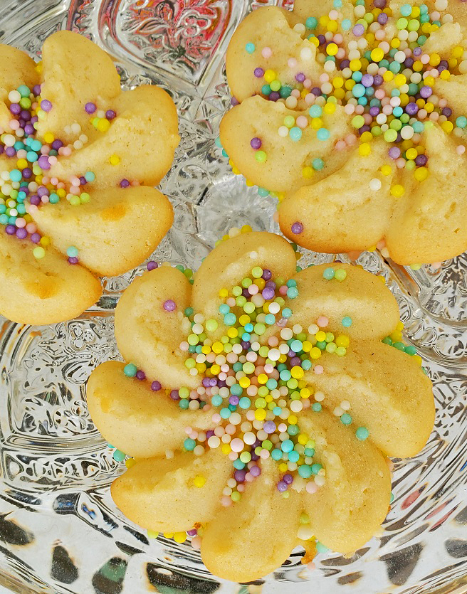 4 Best Spritz Cookie Press Recipes + How to Use a Cookie Press