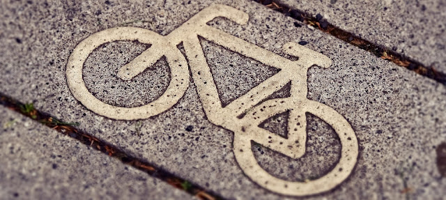 Bicycle symbol on road