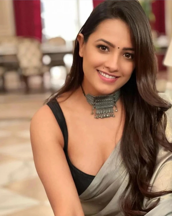 anita hassanandani hot mom indian tv actress