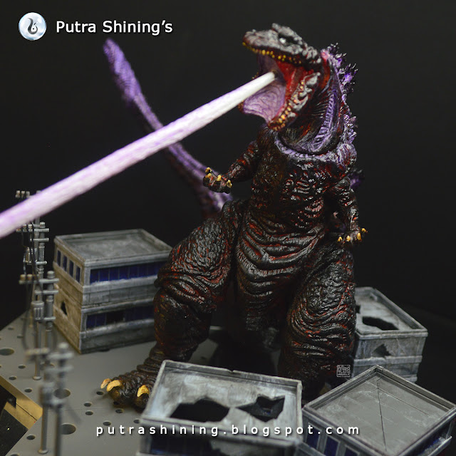 Kaiju Diorama: NECA Shin Godzilla, SHF Ultraman and Ultra Monster Series custom paint by Putra Shining