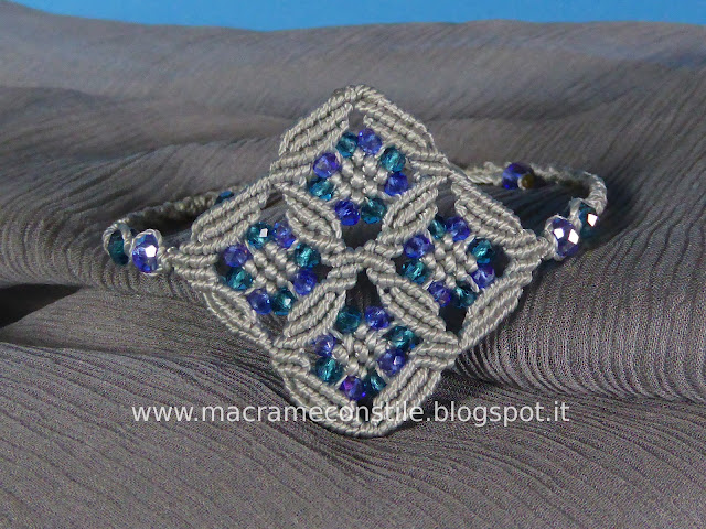 MACRAME bracciale -  lavorazione a meta'