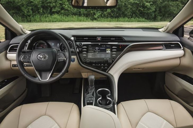 2018 Toyota Camry XLE Hybrid 