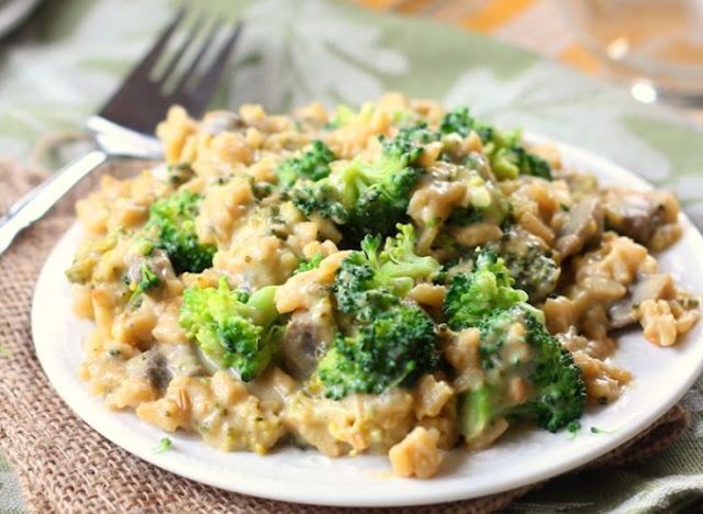 Vegan Cheesy Broccoli and Rice #vegetarian #dinner