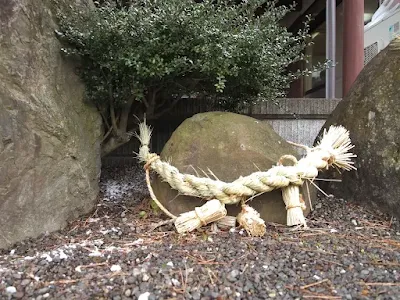 米子市 淀江町 小波浜のサイノカミ 小波浜公民館の双体道祖神