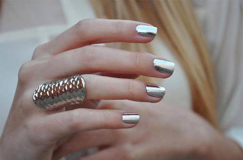 Fashionable Black and Silver Nails Design