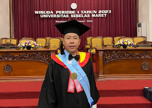 Jalani Wisuda di UNS, Henry Indraguna: Jangan Pernah Berhenti Menuntut Ilmu