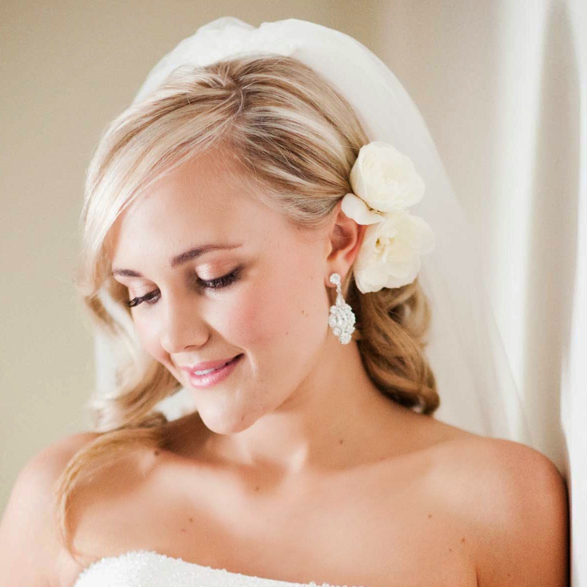 12 Elegant Bridal Hairstyles For Weddings Vacation Hairstyles