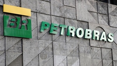 União pede para participar de processo contra venda de refinarias pela Petrobras