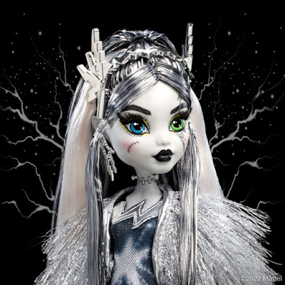 San Diego Comic-Con 2022 Monster High Skullector Voltageous Doll by Mattel