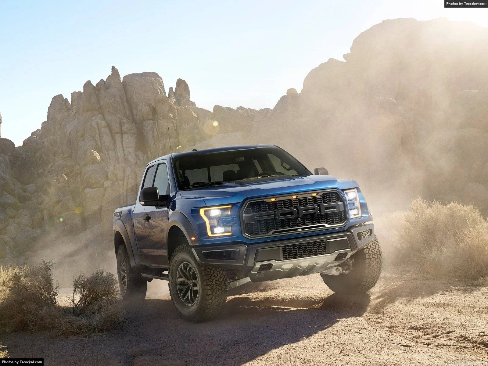 Hình ảnh xe ô tô Ford F-150 Raptor 2017 & nội ngoại thất