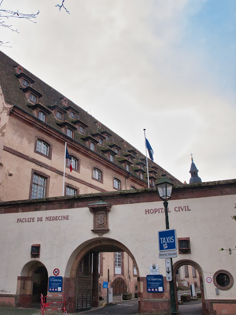 jiemve, le temps d'une pose, Grand Est, Strasbourg, hôpital, faculté, entréee