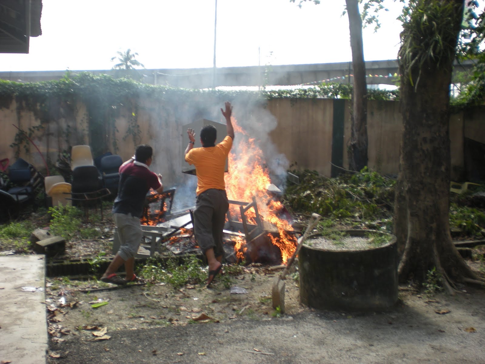  Behind Closed Door Gotong royong in SK Bangsar 