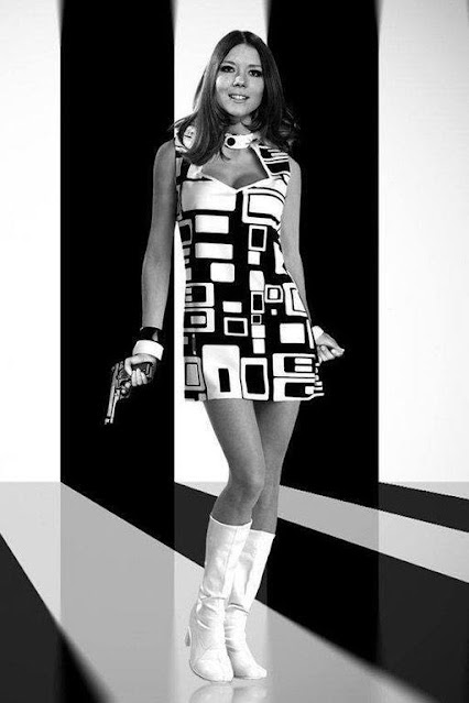 Sixties Black and White Dress - Diana Riggs Actress Avengers