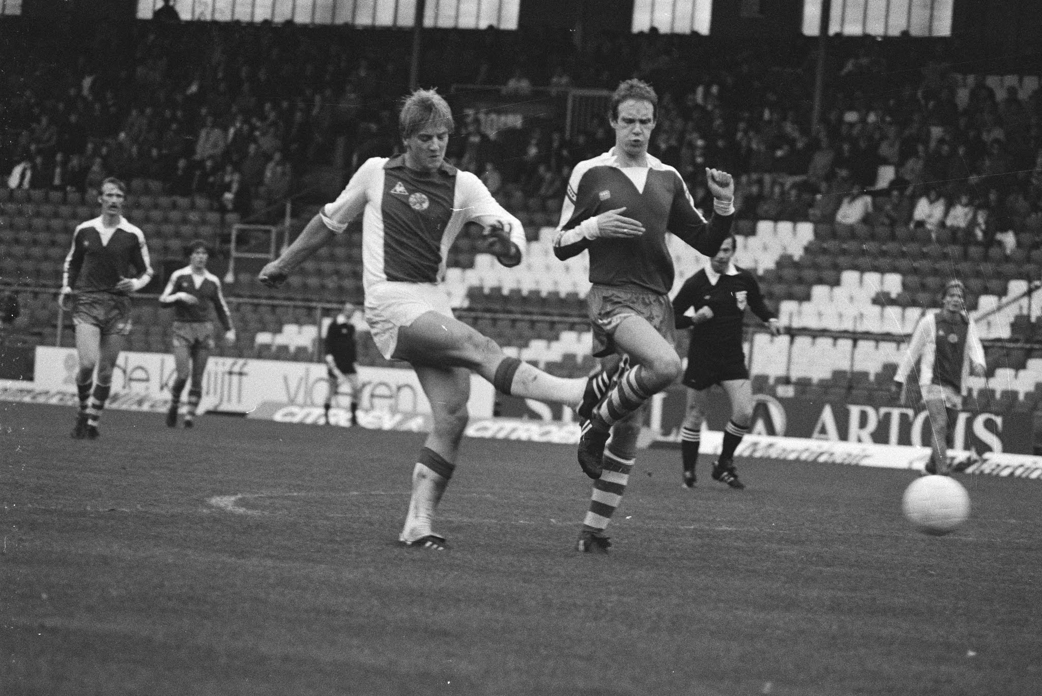 Wim Kieft scoort namens Ajax