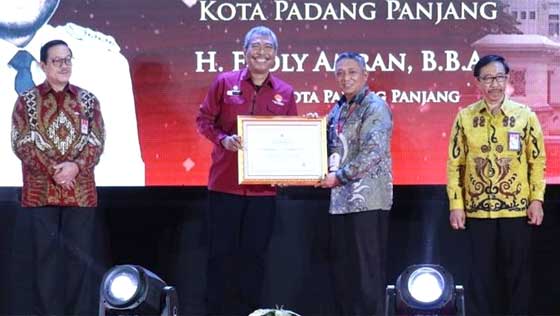 Pemko Padang Panjang Raih Anugerah Kualitas Pengisian JPT dari KASN
