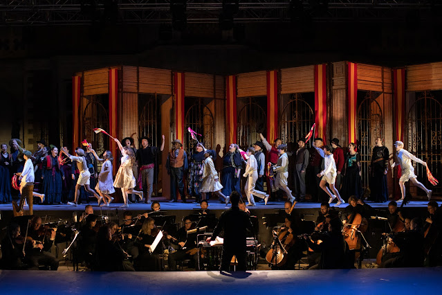 Bizet: Carmen - chorus & children's chorus - Opera Holland Park, 2022 (Photo Ali Wright)