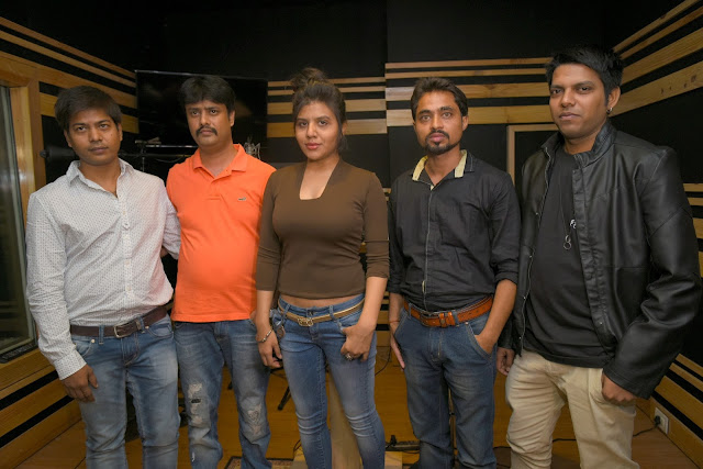 10. Amit Raj (Executive Producer), Abhijeet Aroon (Music Director) Ritu Pathak(Singer), Mayank Tiwari (Producer & Lyricists) with Rohit during song recording CRAZY 