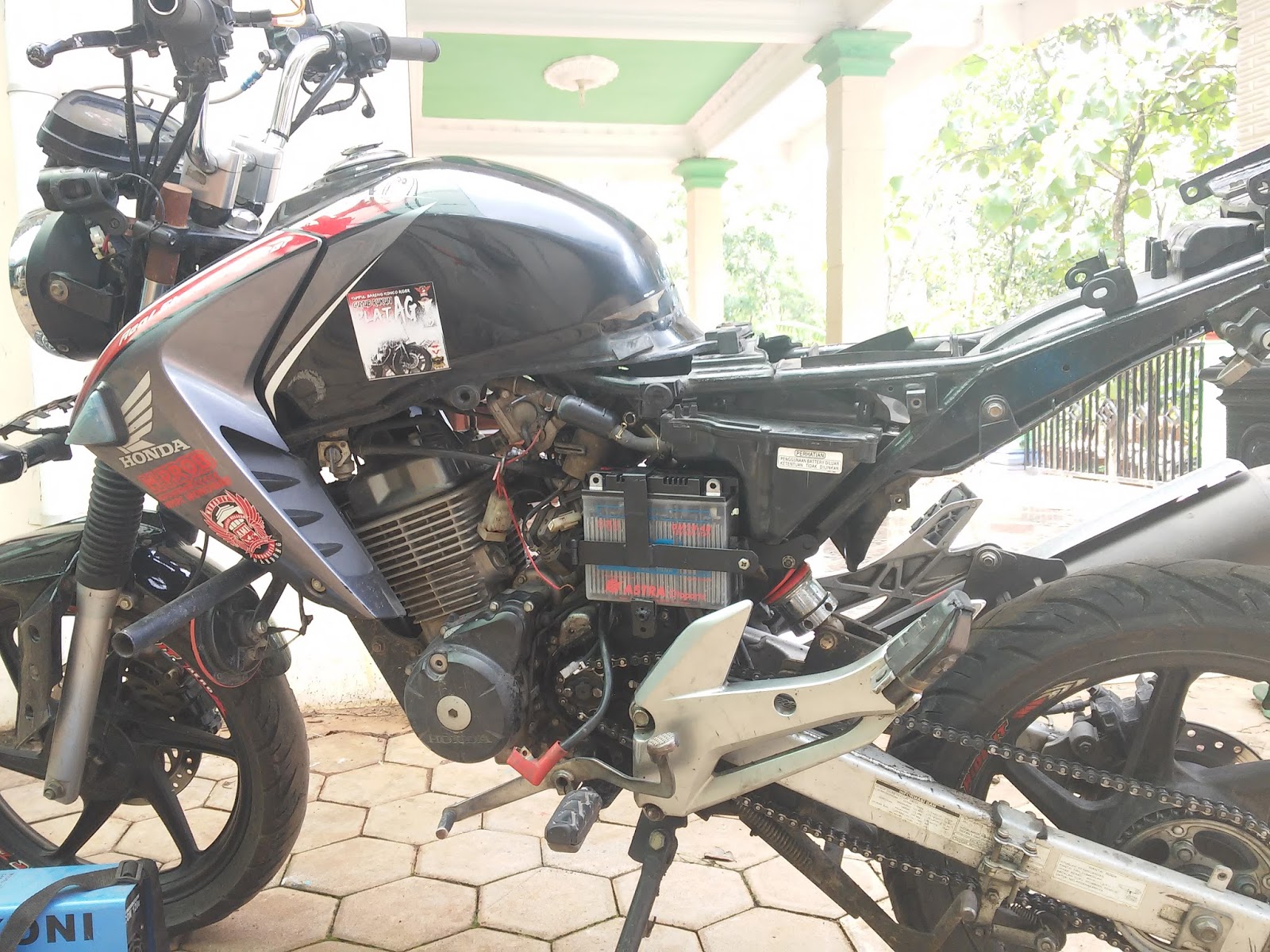 Abal Abal Motor New Megapro Dipasang AKI GS 9A