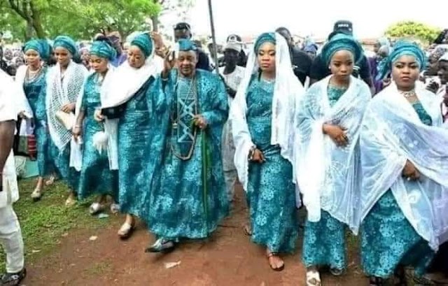 Alaafin Of Oyo’s 18 Wives Are Now Available For Suitors - Oyo Chief !